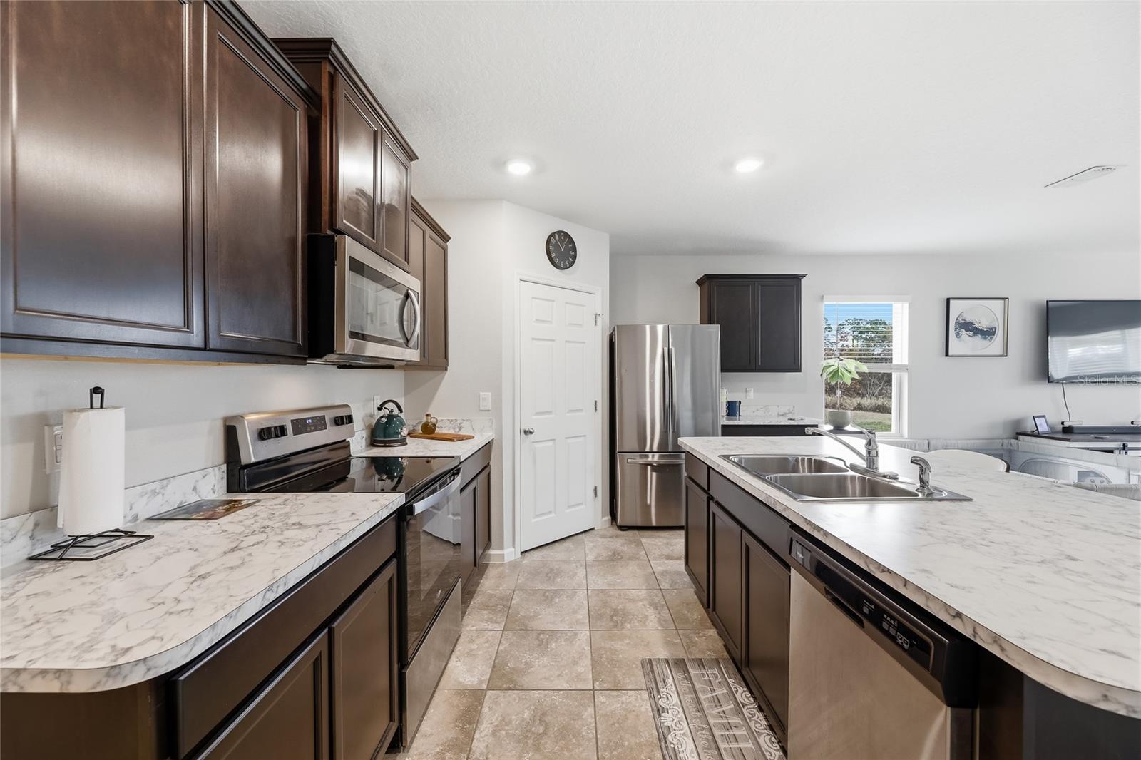 Image 4 of 33 For 349 Guinevere Drive Sw