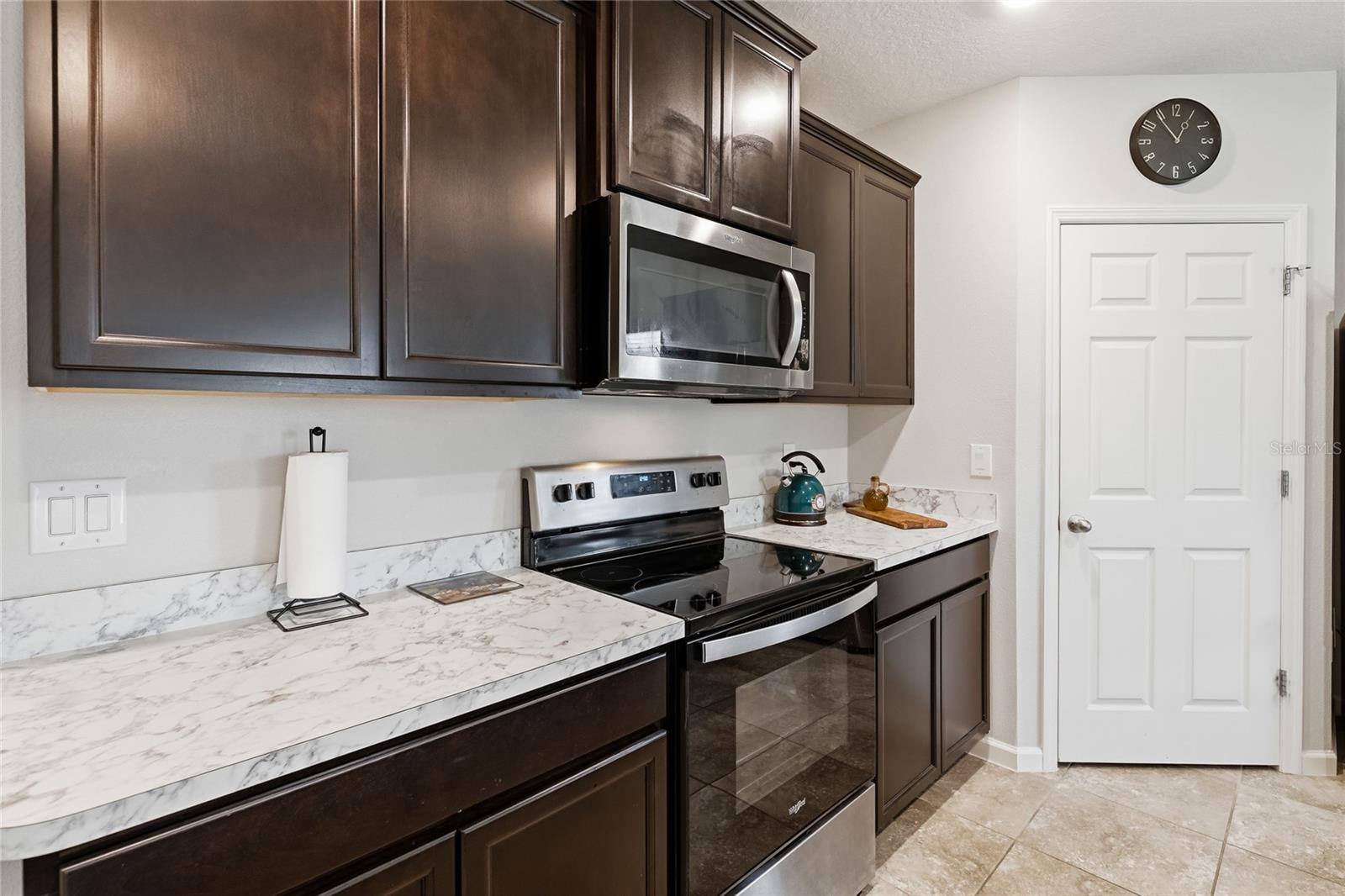 Image 5 of 33 For 349 Guinevere Drive Sw