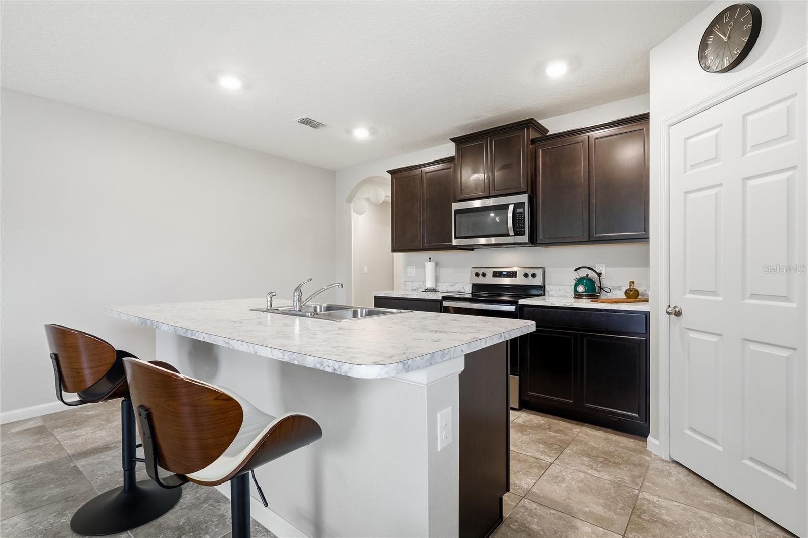 Image 6 of 33 For 349 Guinevere Drive Sw