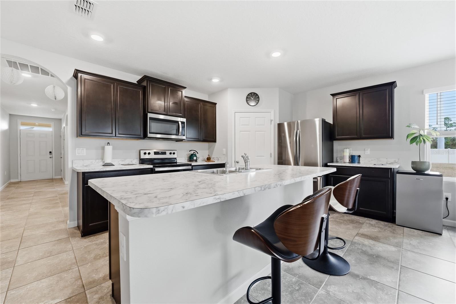 Image 7 of 33 For 349 Guinevere Drive Sw