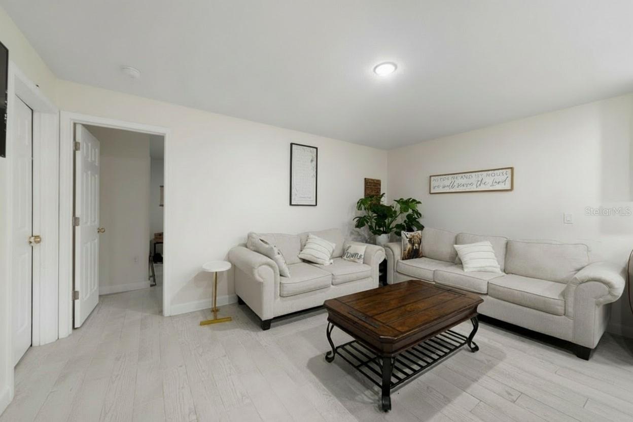 Image 3 of 13 For 85 Towne Place