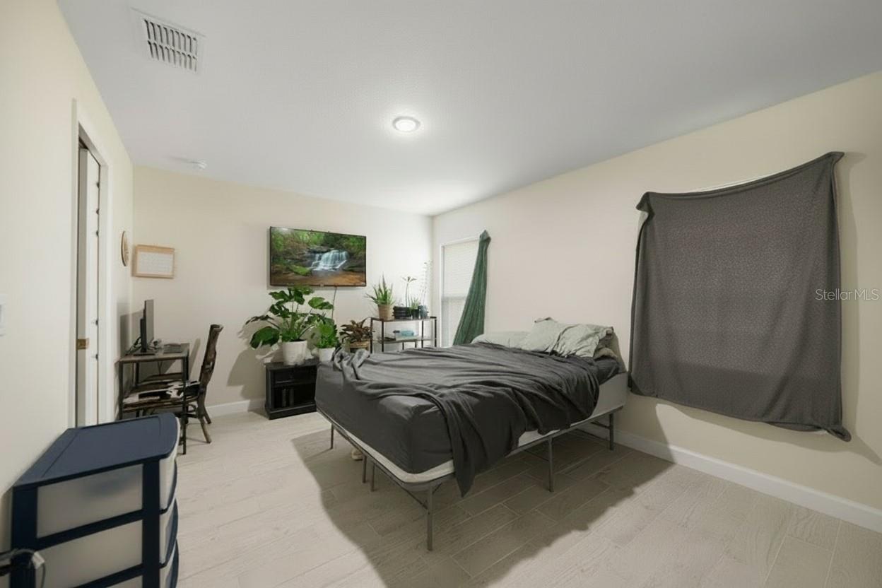 Image 5 of 13 For 85 Towne Place