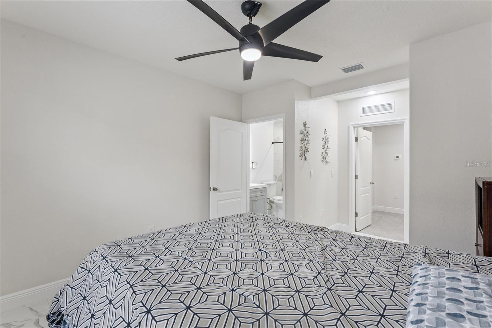 Image 16 of 50 For 5808 Arboretum Street