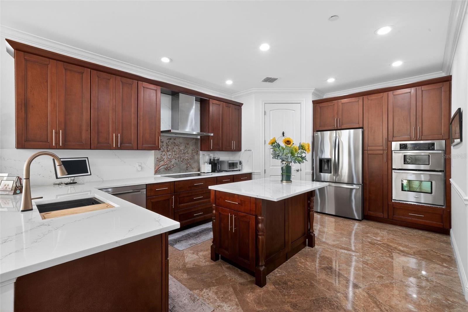 Image 15 of 44 For 2351 Lakeview Drive 302