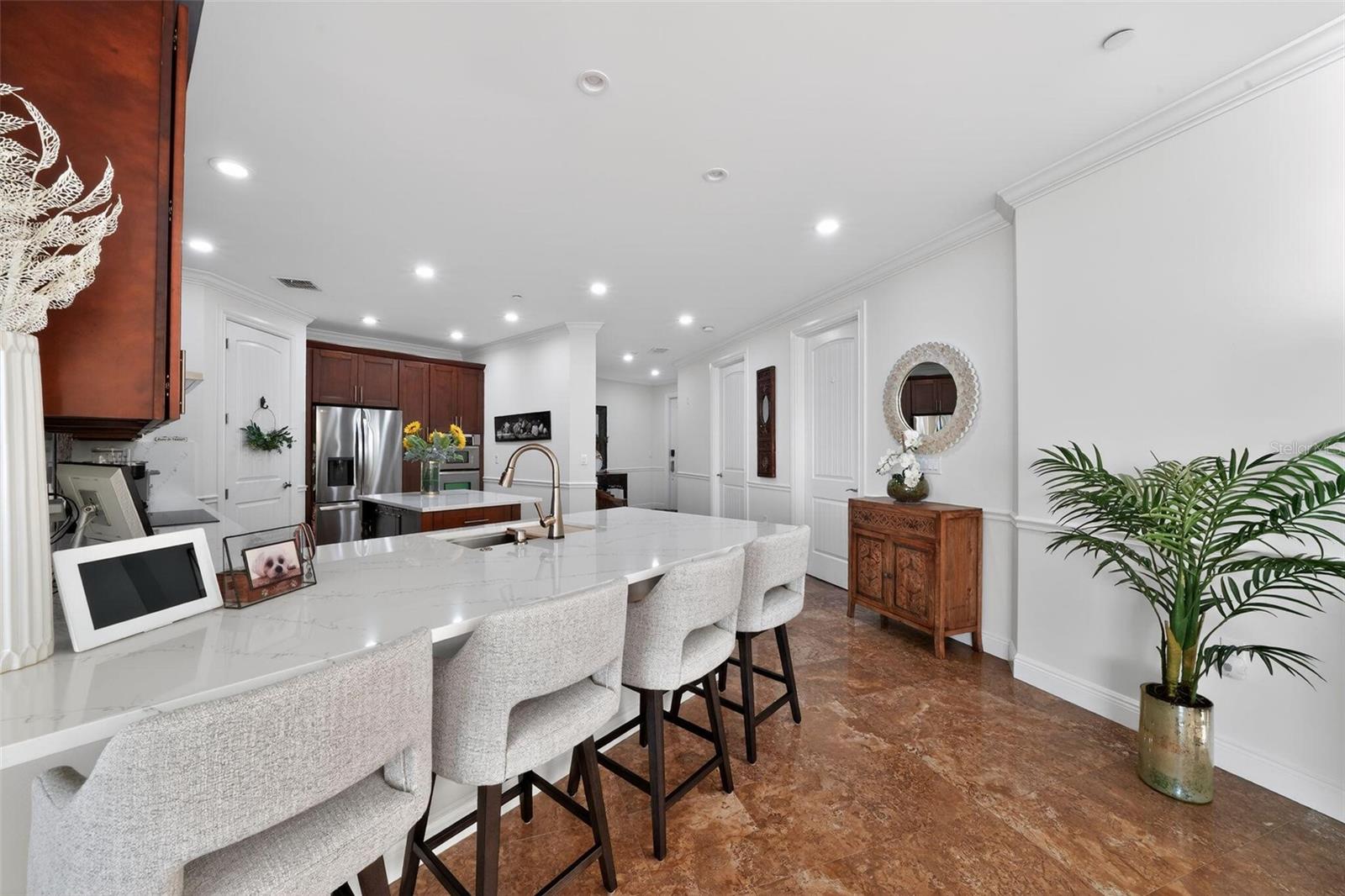 Image 19 of 44 For 2351 Lakeview Drive 302