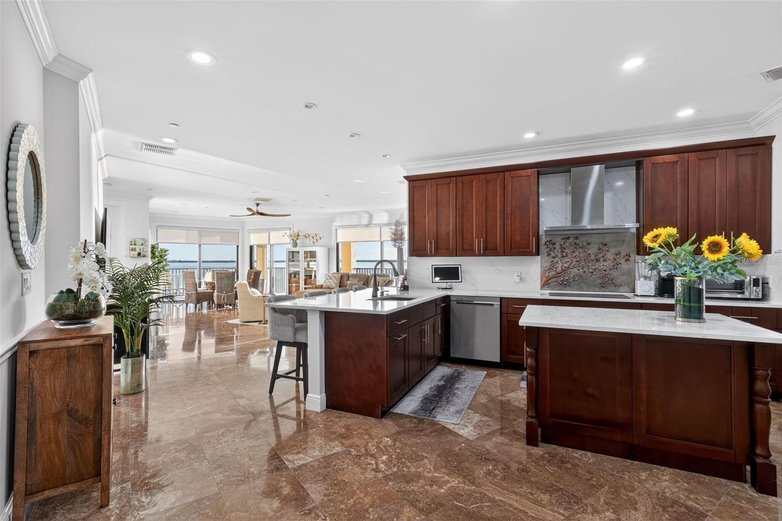 Image 20 of 44 For 2351 Lakeview Drive 302