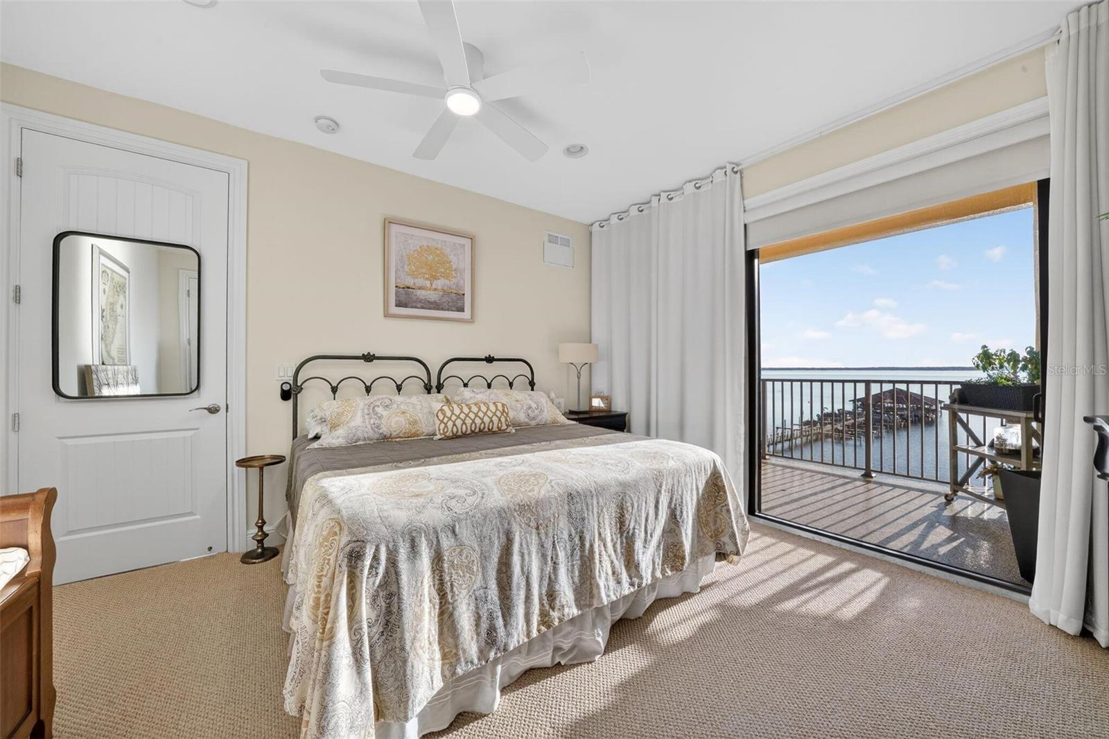 Image 29 of 44 For 2351 Lakeview Drive 302