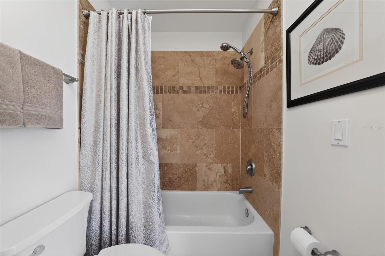 Image 30 of 44 For 2351 Lakeview Drive 302