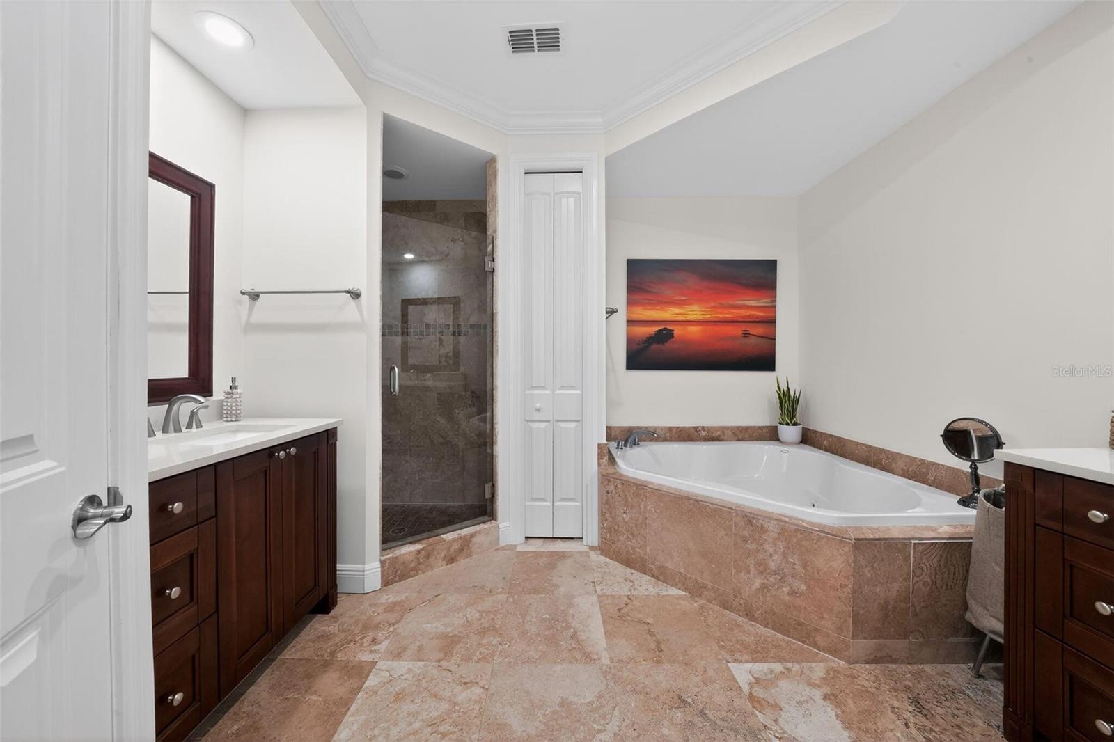 Image 32 of 44 For 2351 Lakeview Drive 302