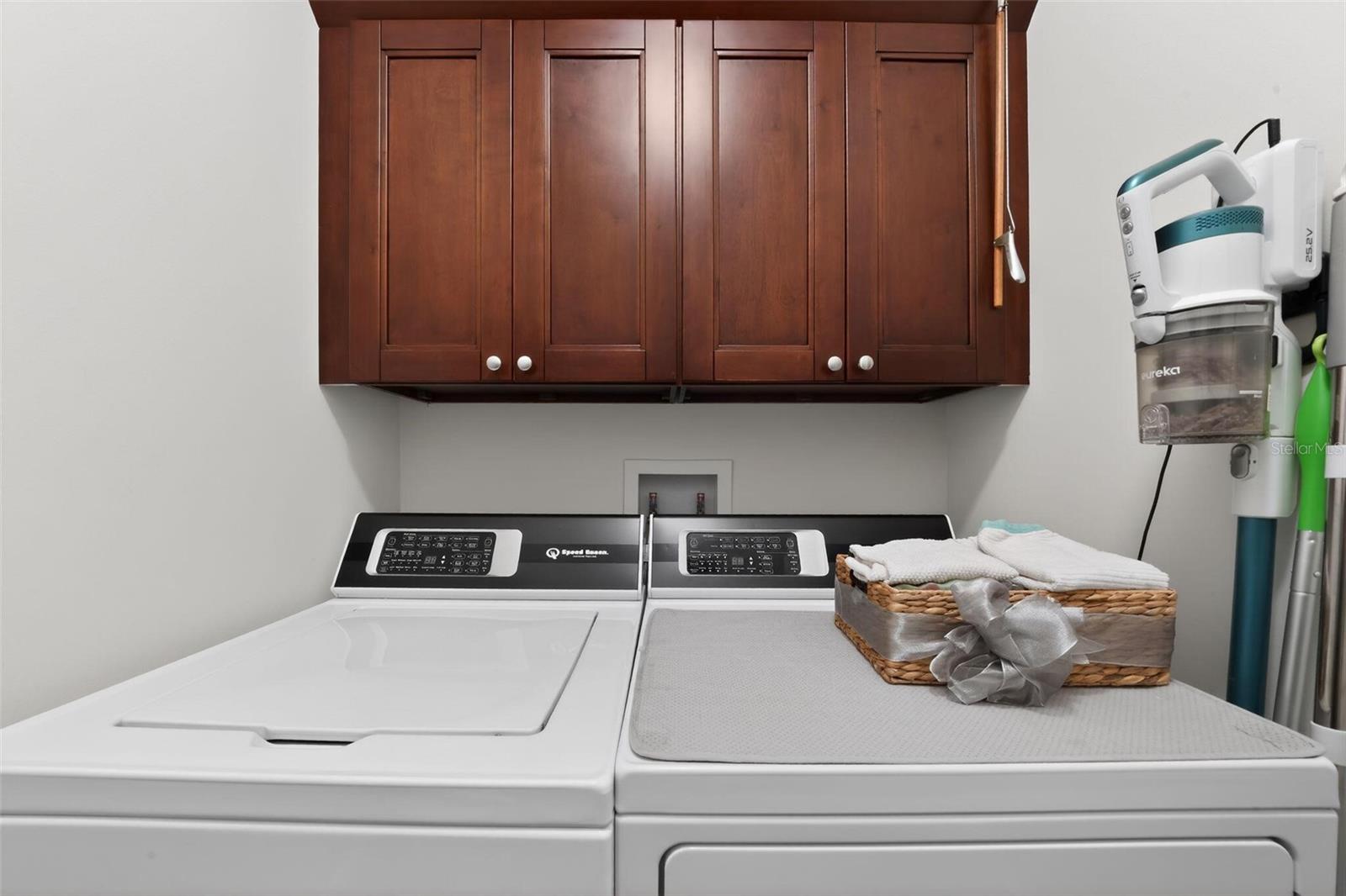 Image 37 of 44 For 2351 Lakeview Drive 302