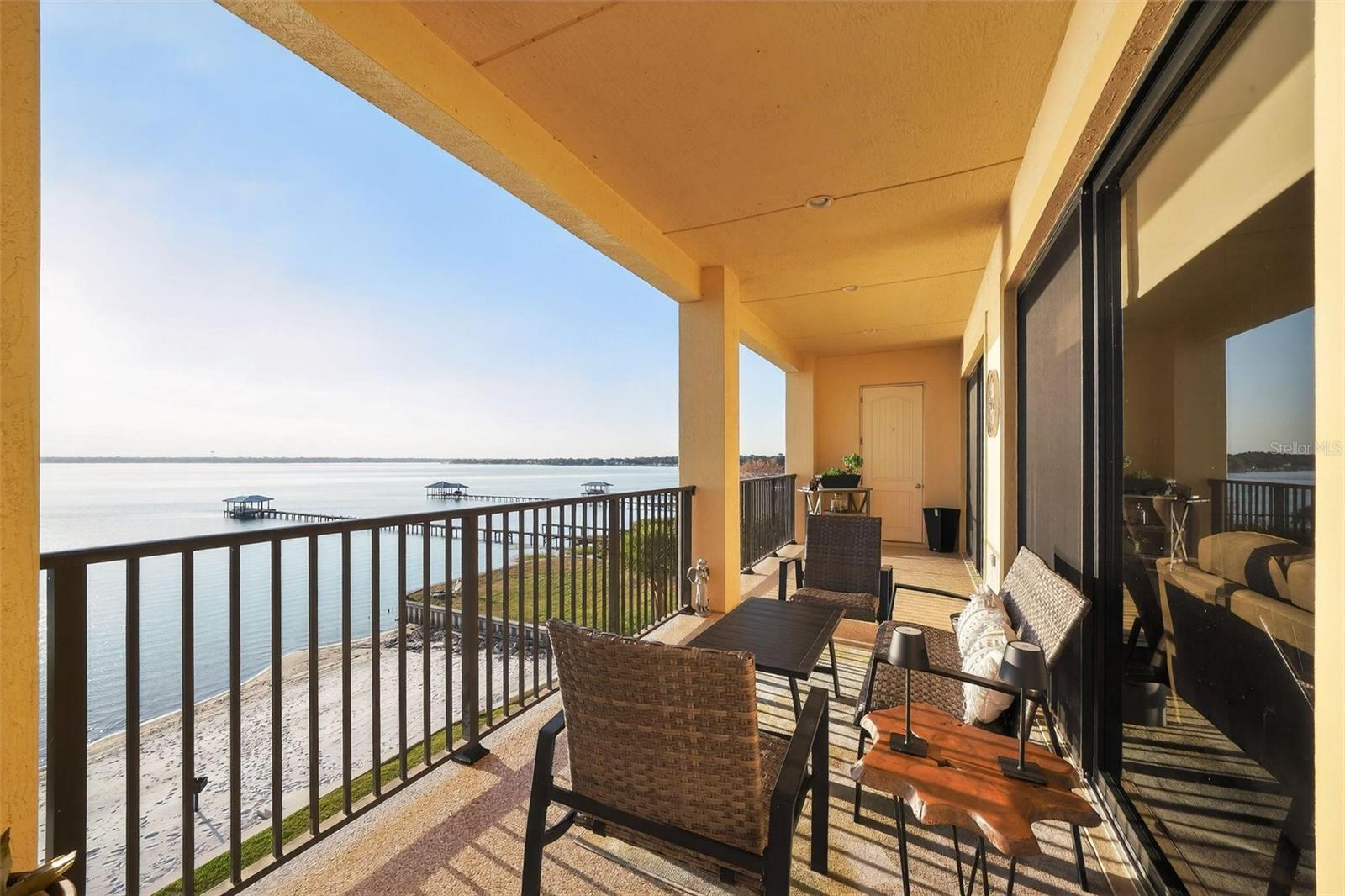 Image 4 of 44 For 2351 Lakeview Drive 302