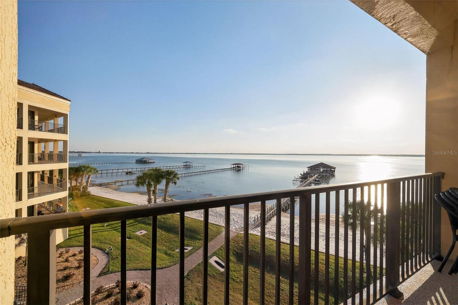 Image 5 of 44 For 2351 Lakeview Drive 302