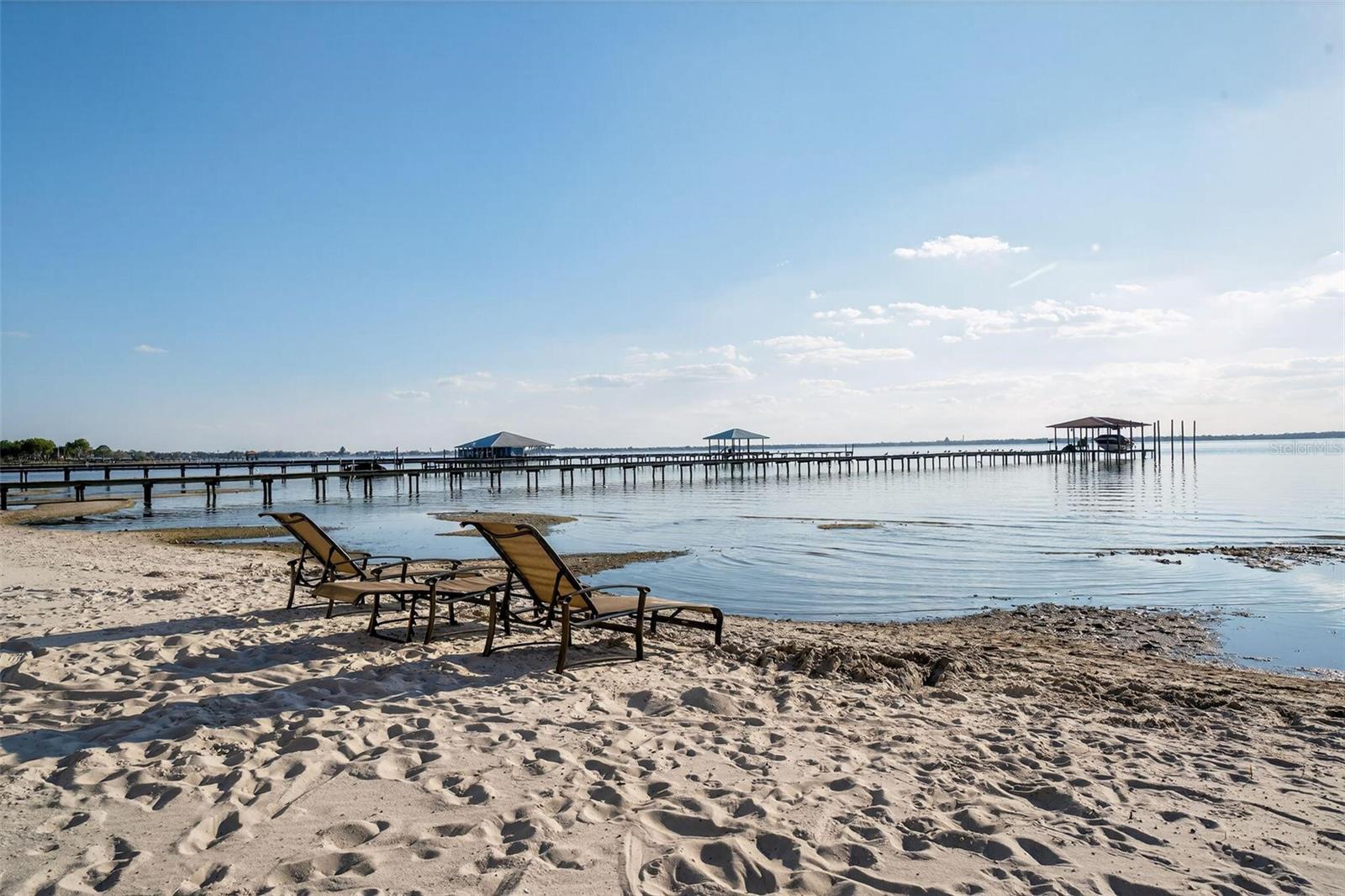 Image 6 of 44 For 2351 Lakeview Drive 302