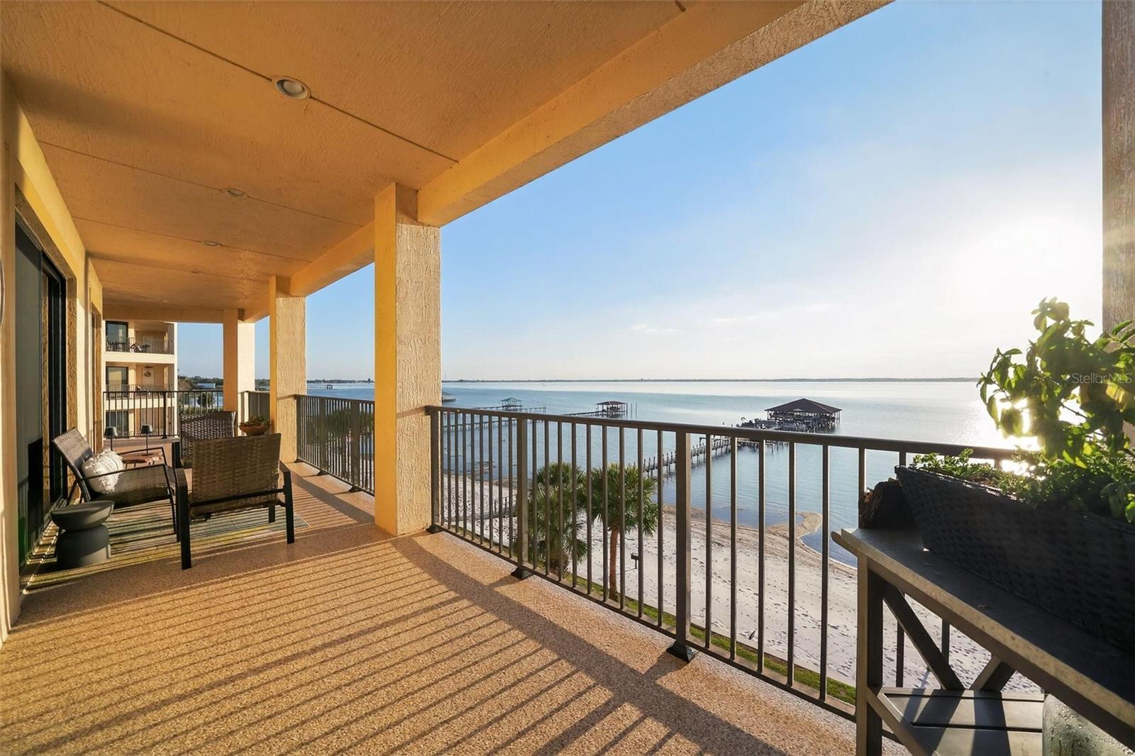 Image 8 of 44 For 2351 Lakeview Drive 302