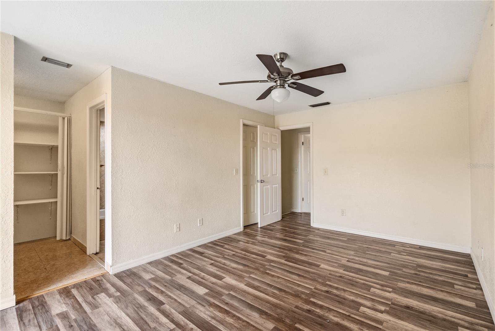 Image 21 of 24 For 5175 La Mancha Court 31