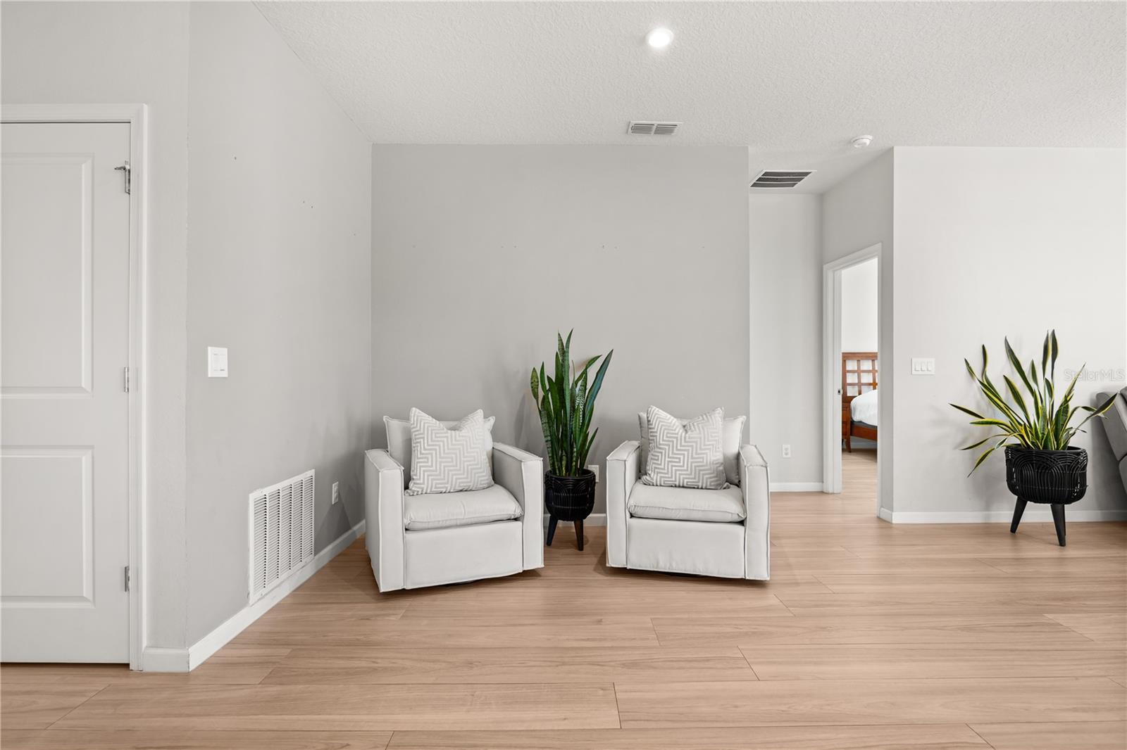 Image 13 of 33 For 2274 Tudor Rose Drive