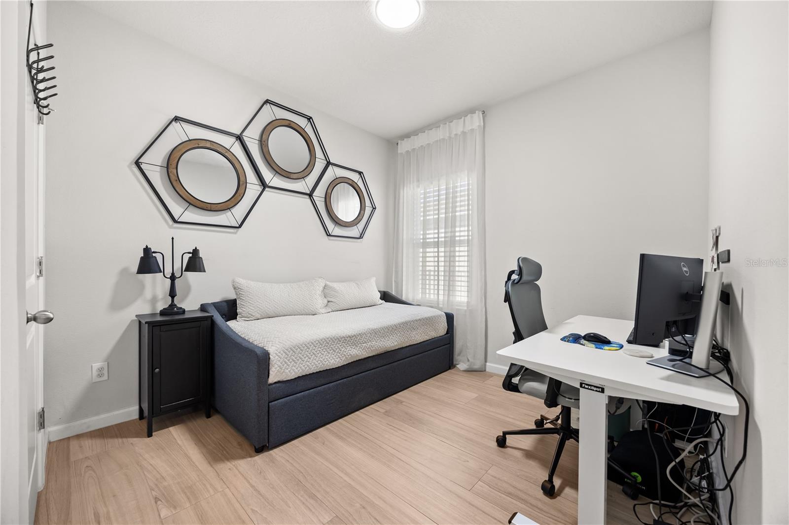 Image 23 of 33 For 2274 Tudor Rose Drive