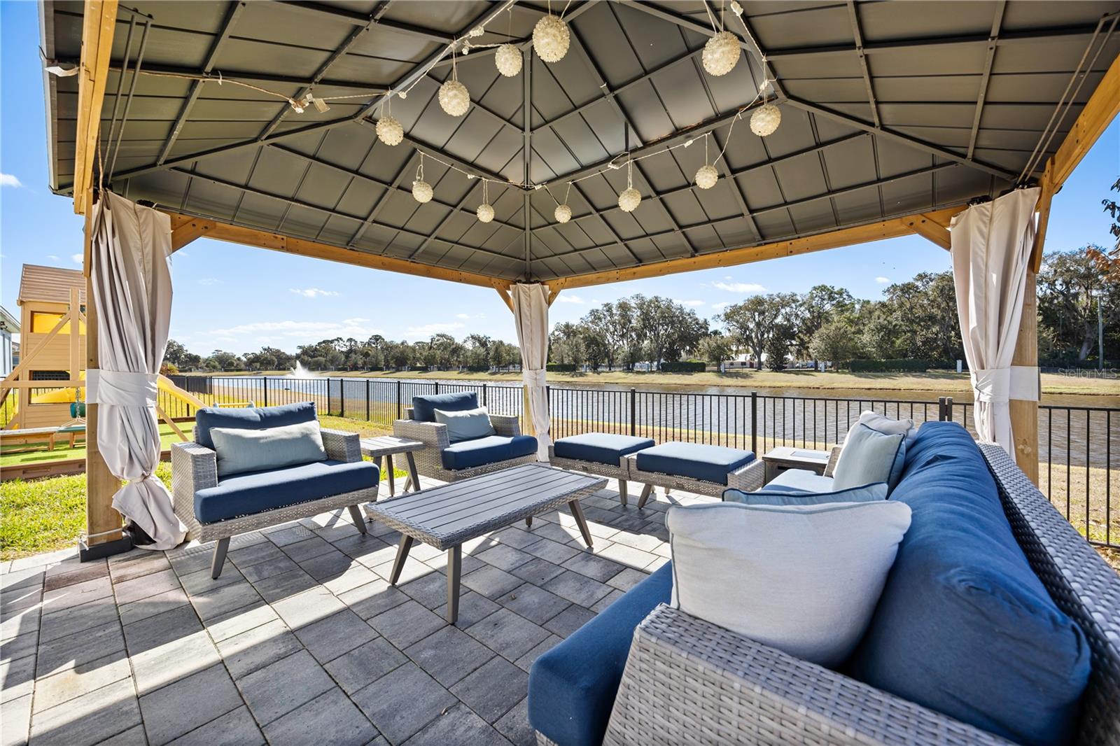 Image 24 of 33 For 2274 Tudor Rose Drive