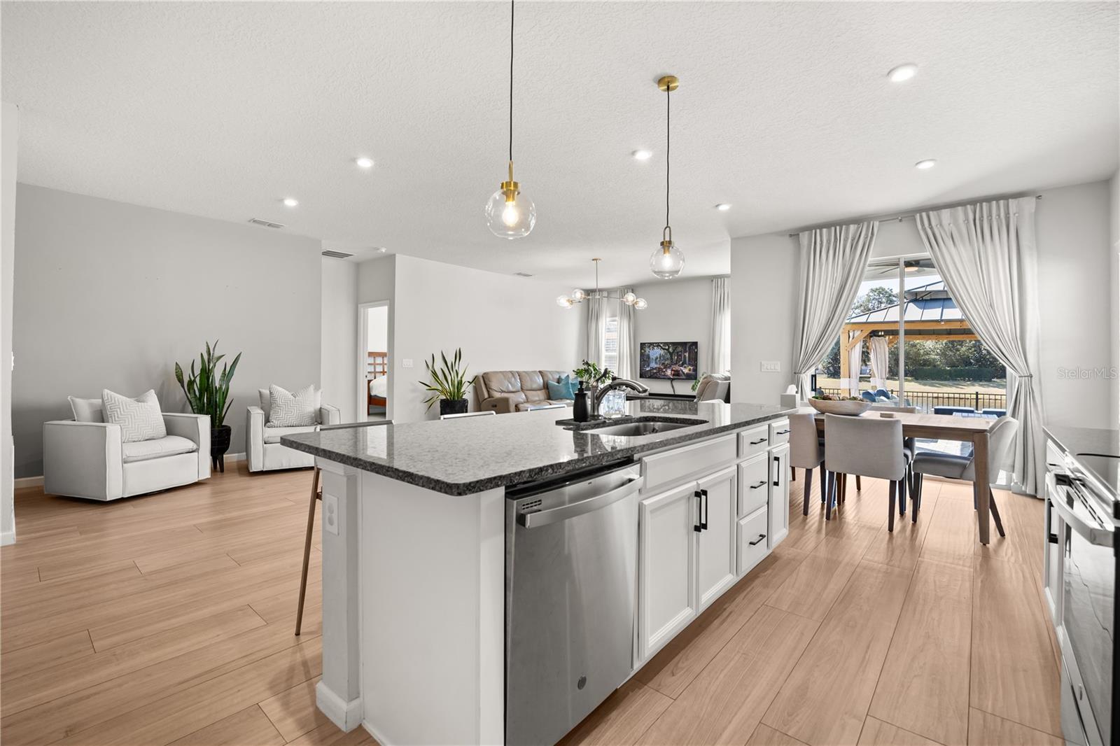 Image 3 of 33 For 2274 Tudor Rose Drive