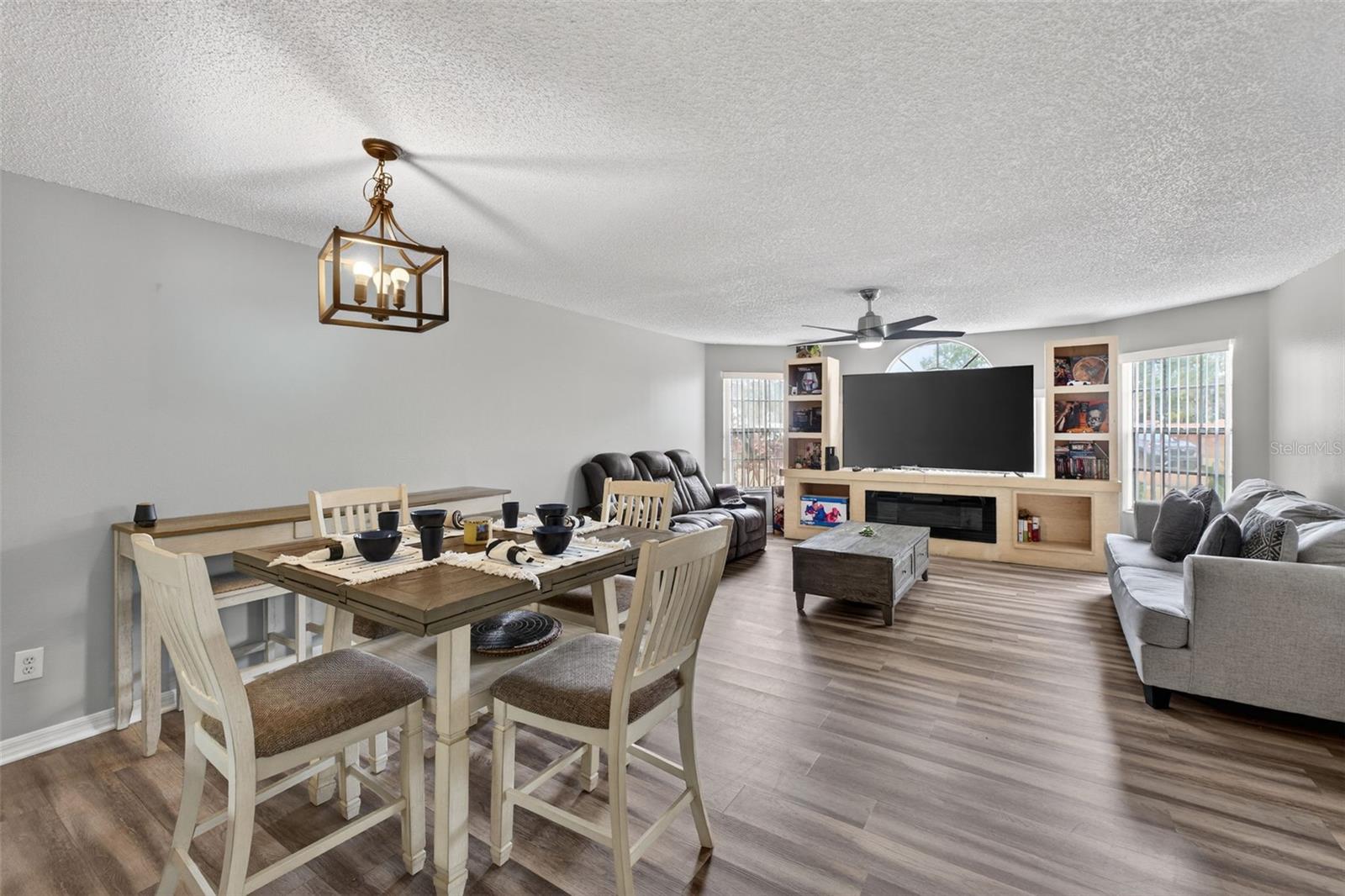 Image 13 of 50 For 5017 Laguna Bay Circle 99