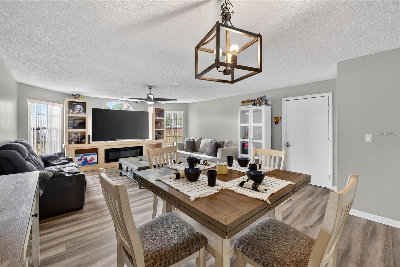 Image 14 of 50 For 5017 Laguna Bay Circle 99