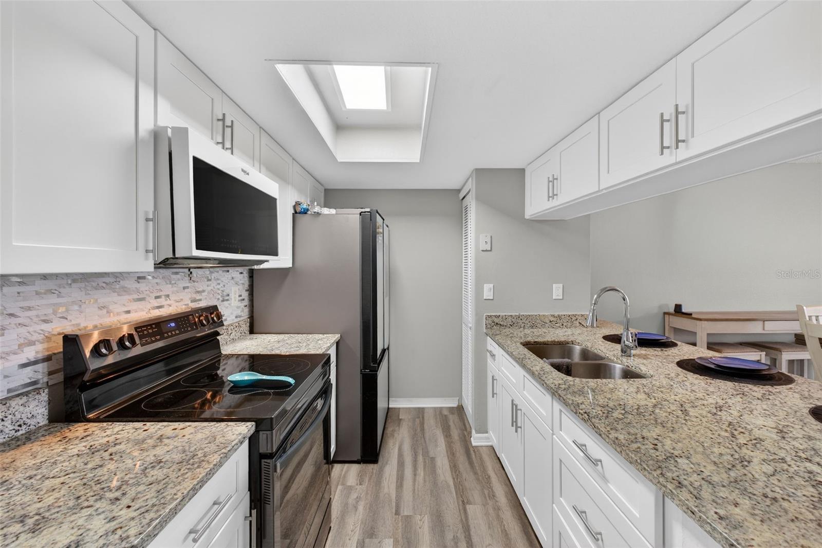 Image 16 of 50 For 5017 Laguna Bay Circle 99