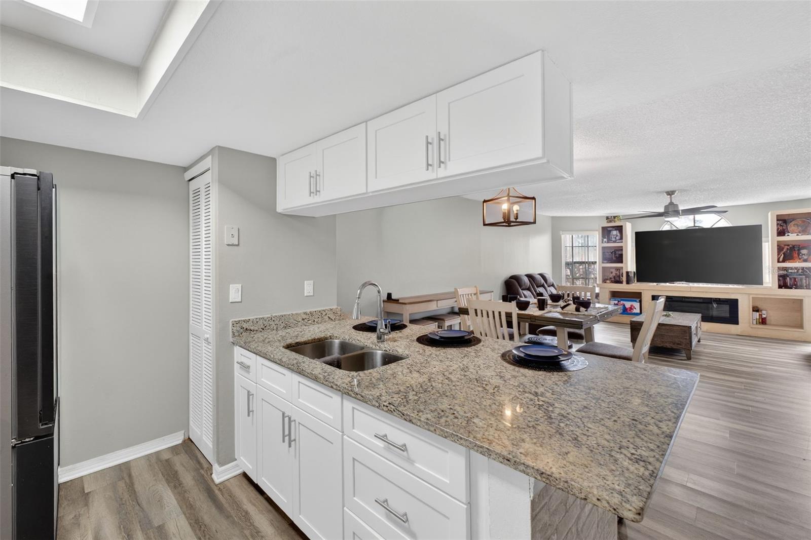 Image 19 of 50 For 5017 Laguna Bay Circle 99