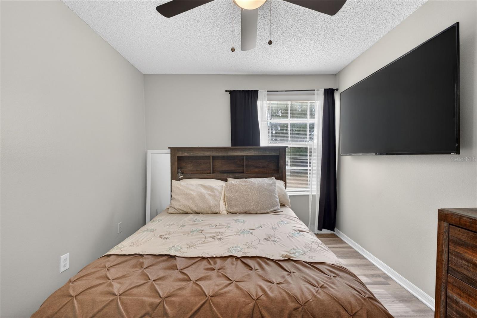 Image 24 of 50 For 5017 Laguna Bay Circle 99