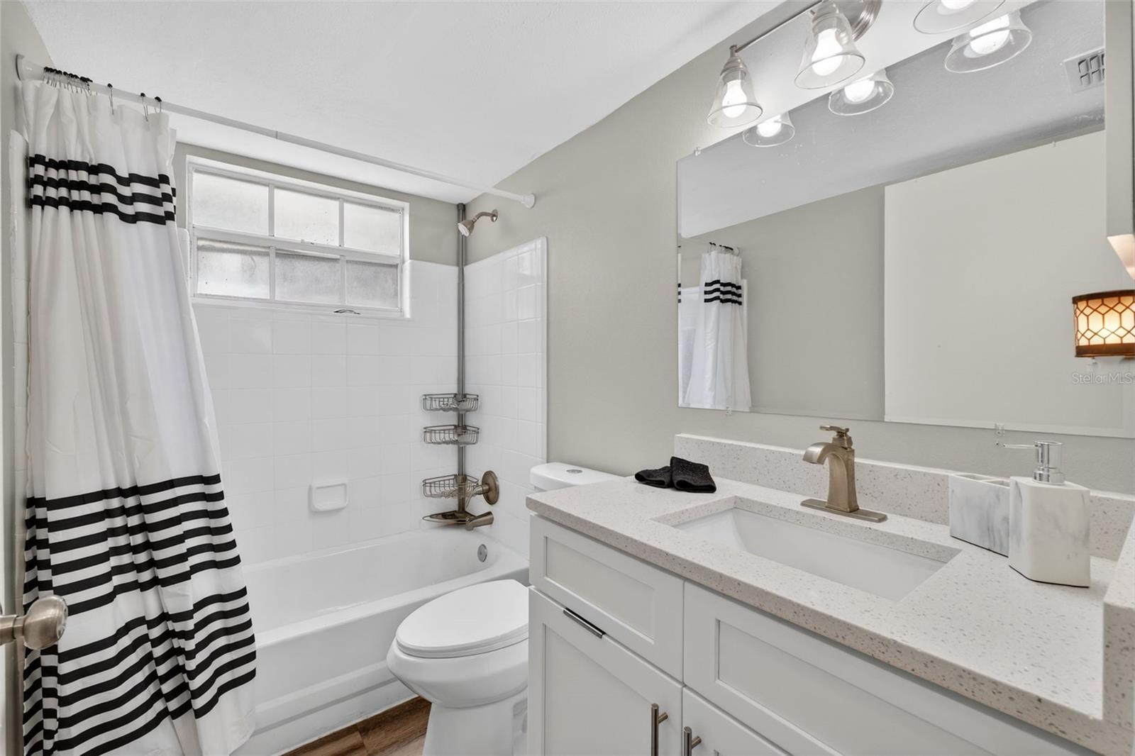 Image 26 of 50 For 5017 Laguna Bay Circle 99