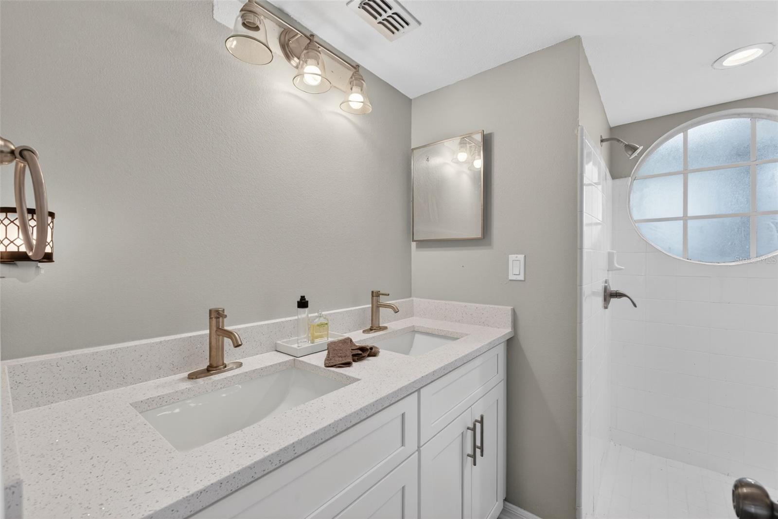 Image 32 of 50 For 5017 Laguna Bay Circle 99