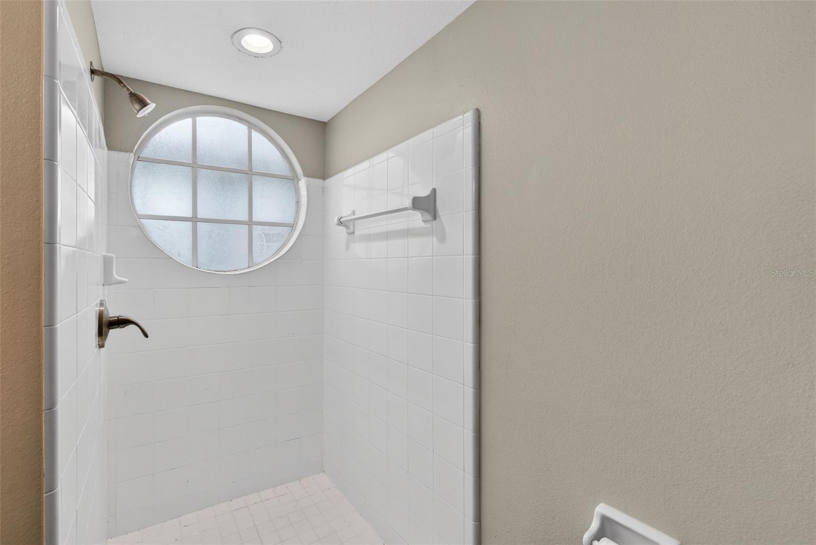 Image 33 of 50 For 5017 Laguna Bay Circle 99