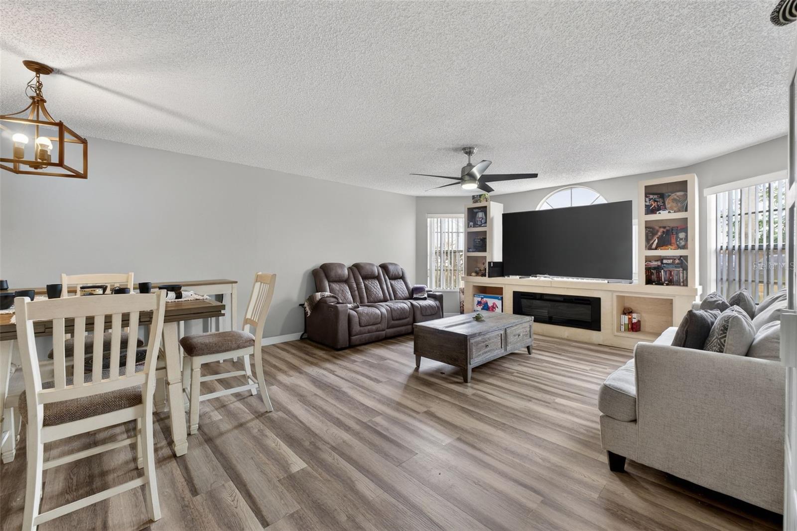 Image 7 of 50 For 5017 Laguna Bay Circle 99