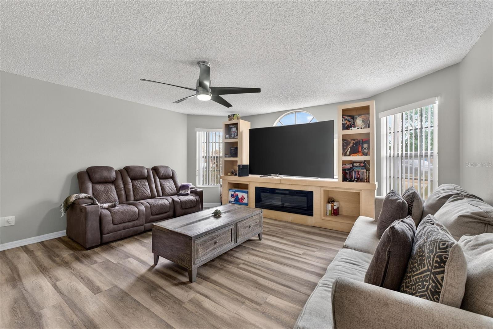 Image 8 of 50 For 5017 Laguna Bay Circle 99