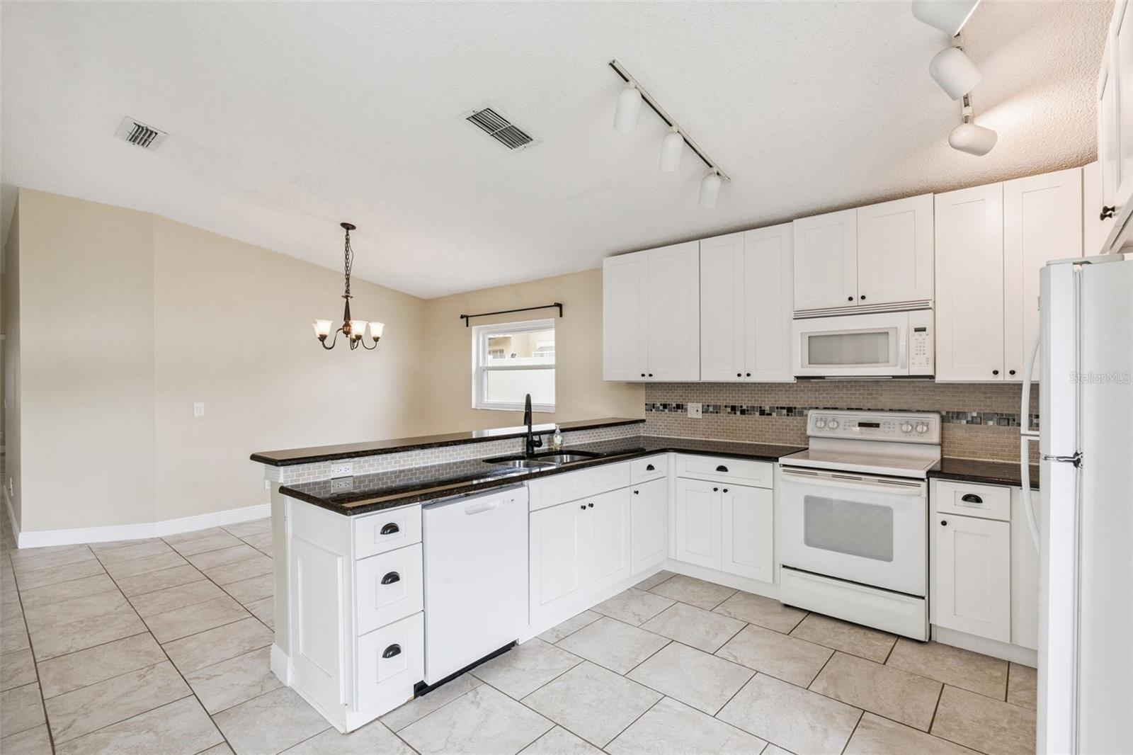 Image 16 of 58 For 14643 Traders Path