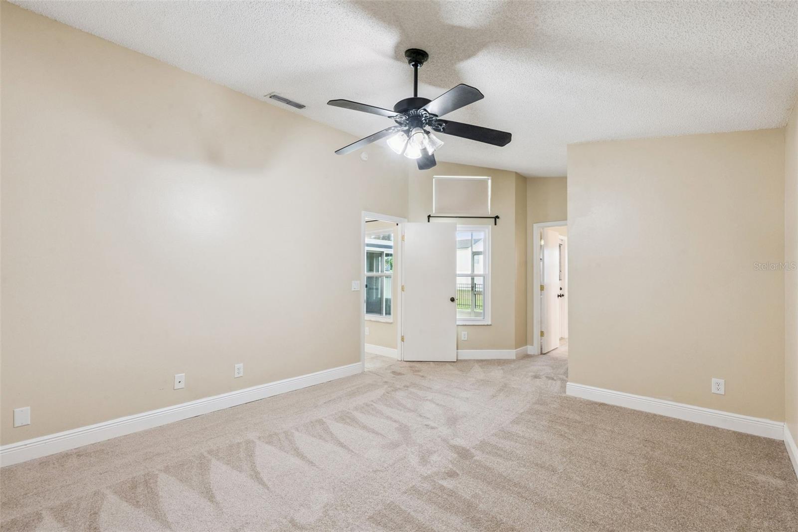 Image 19 of 58 For 14643 Traders Path