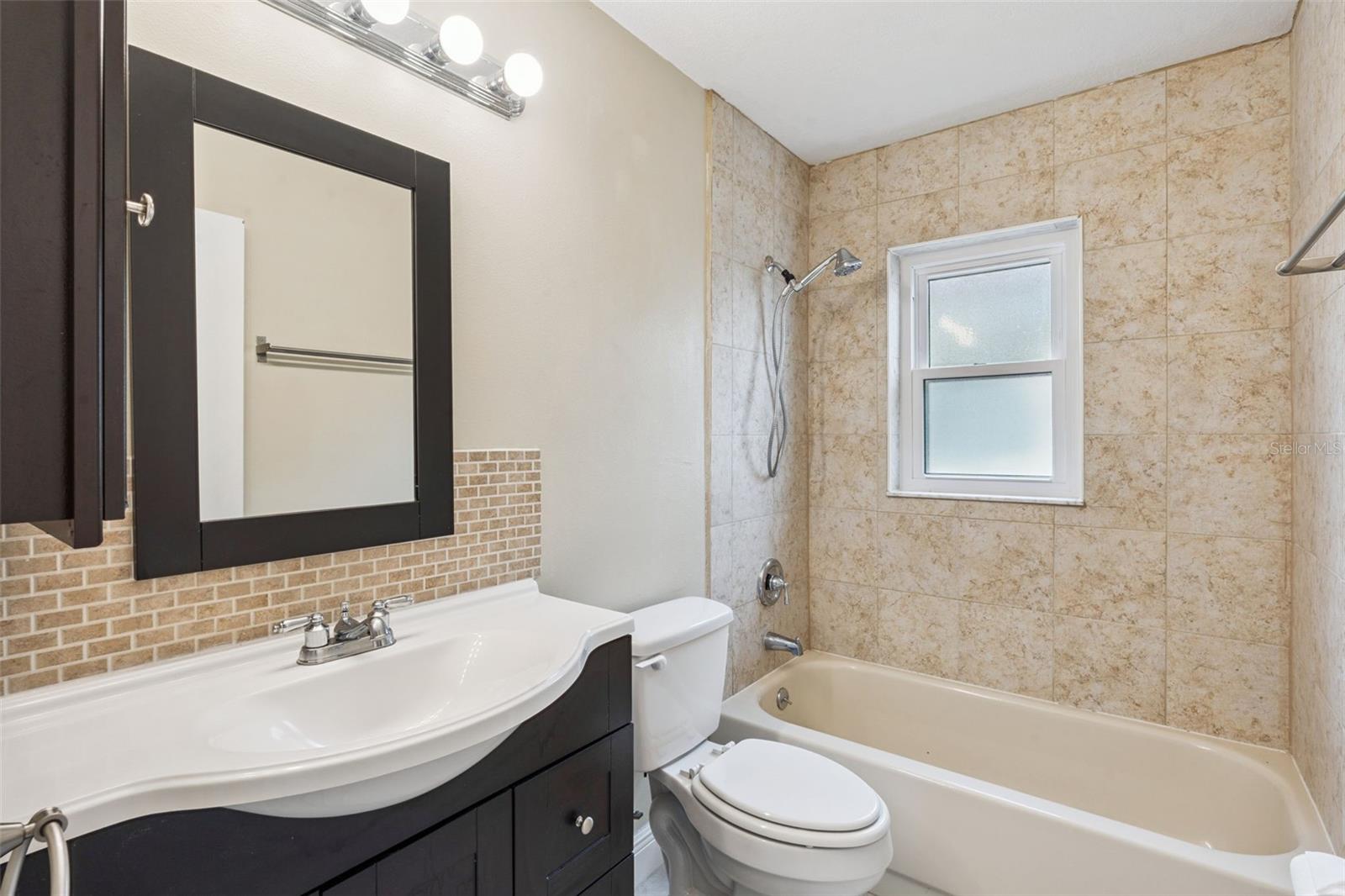 Image 31 of 58 For 14643 Traders Path