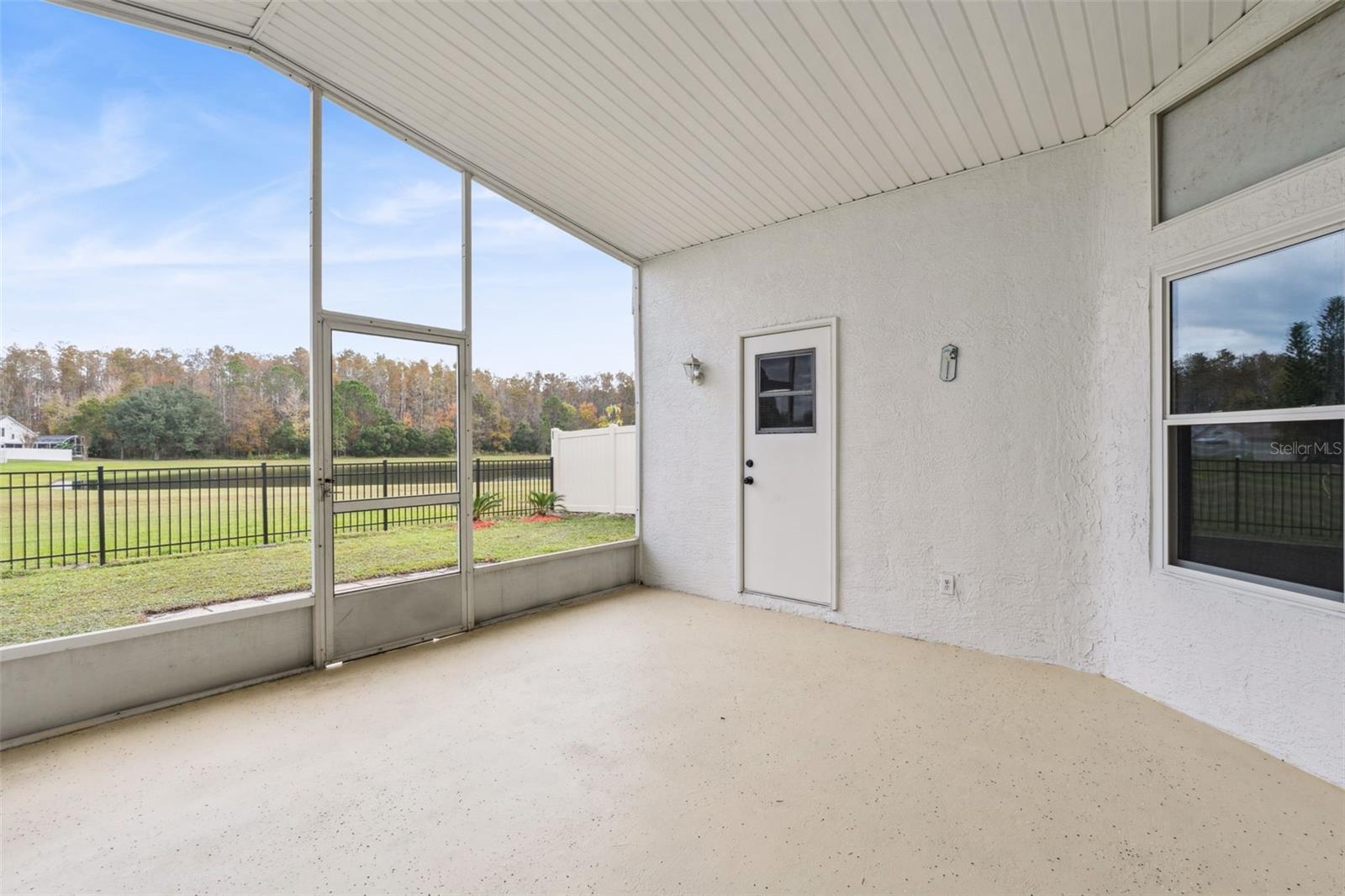 Image 36 of 58 For 14643 Traders Path