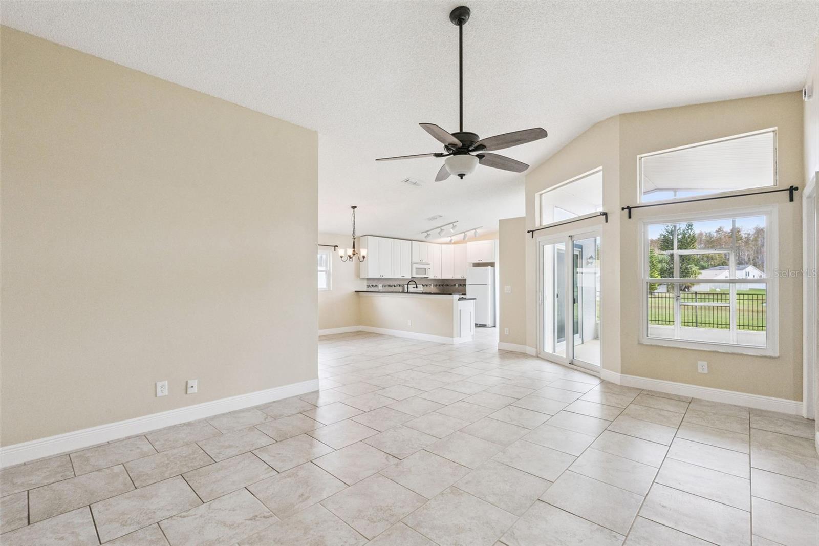 Image 8 of 58 For 14643 Traders Path