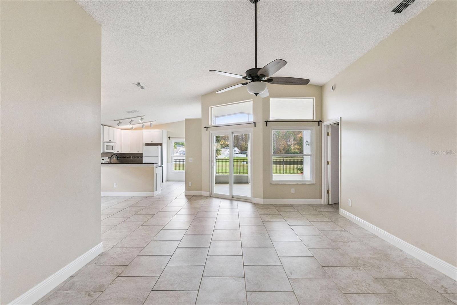 Image 9 of 58 For 14643 Traders Path