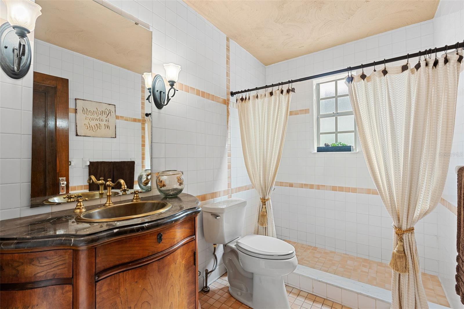 Image 10 of 35 For 521 Sheridan Boulevard