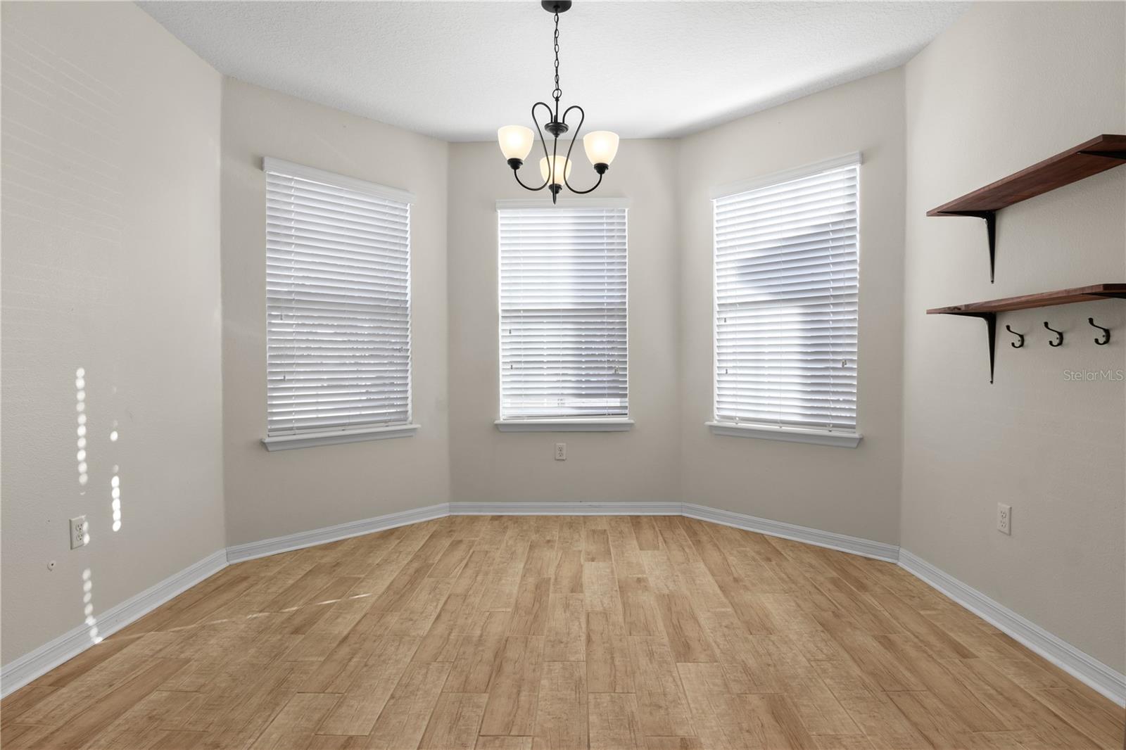 Image 10 of 26 For 8017 Page Court