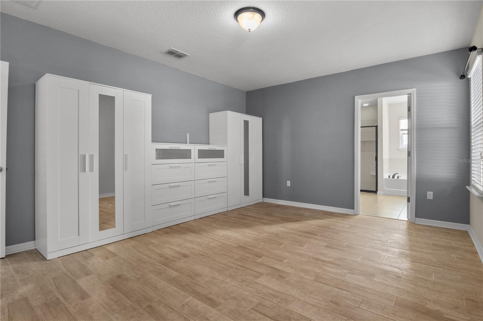 Image 14 of 26 For 8017 Page Court