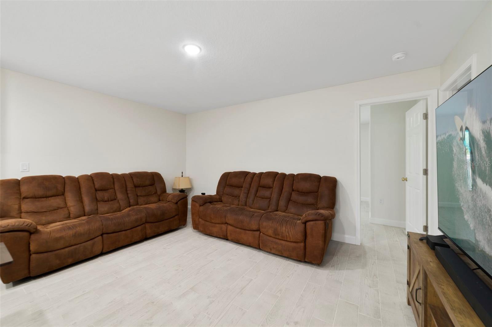 Image 4 of 13 For 95 Towne Place