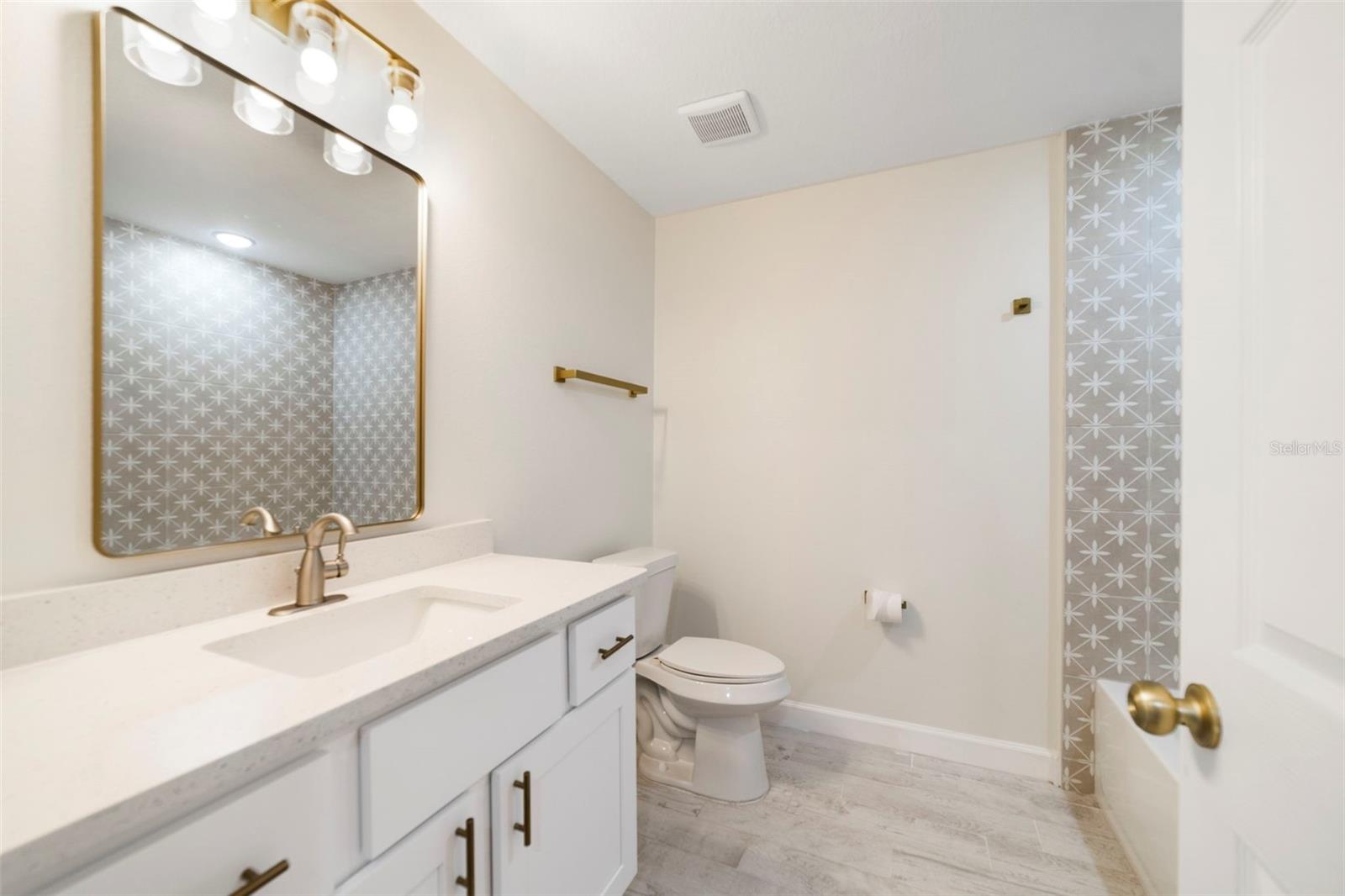 Image 9 of 13 For 95 Towne Place