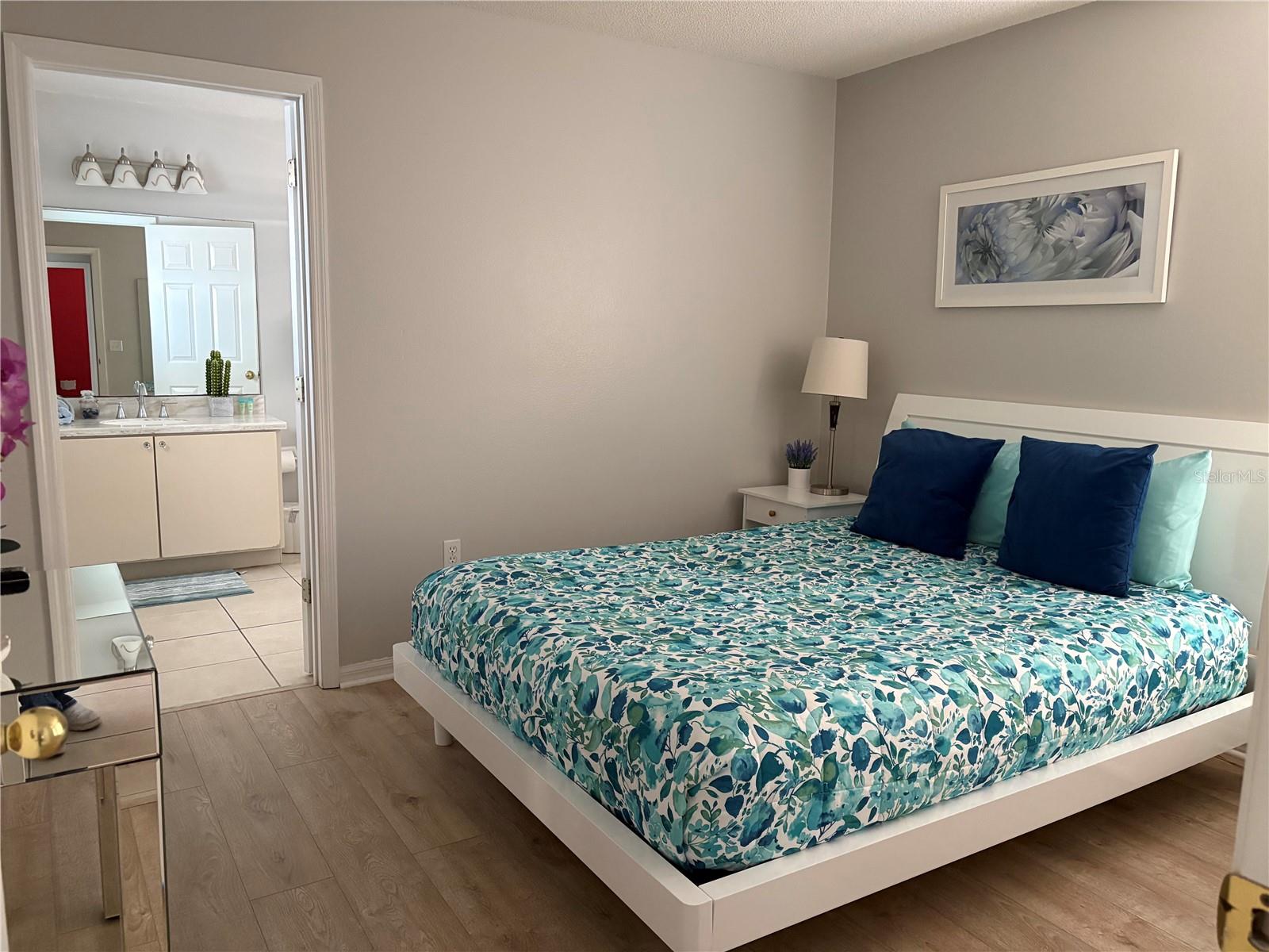 Image 11 of 23 For 128 Lake Shore Parkway