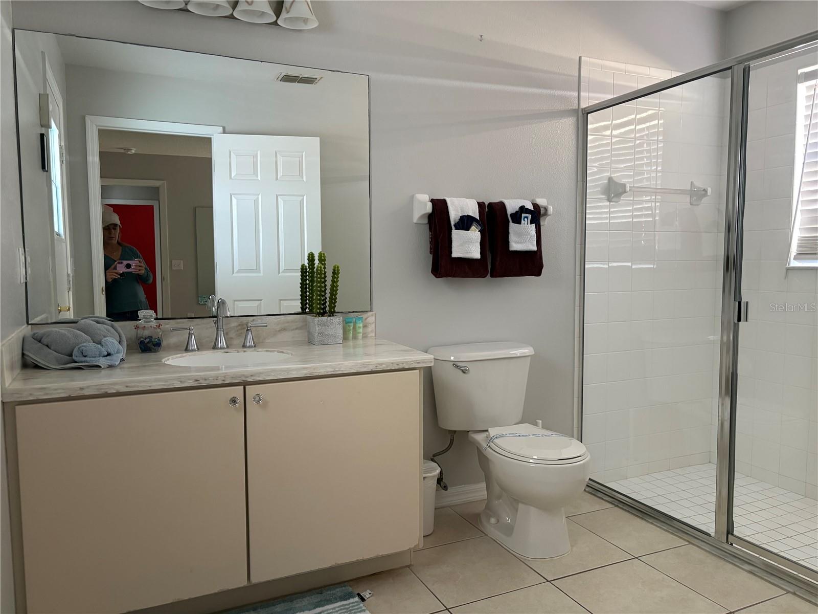 Image 14 of 23 For 128 Lake Shore Parkway