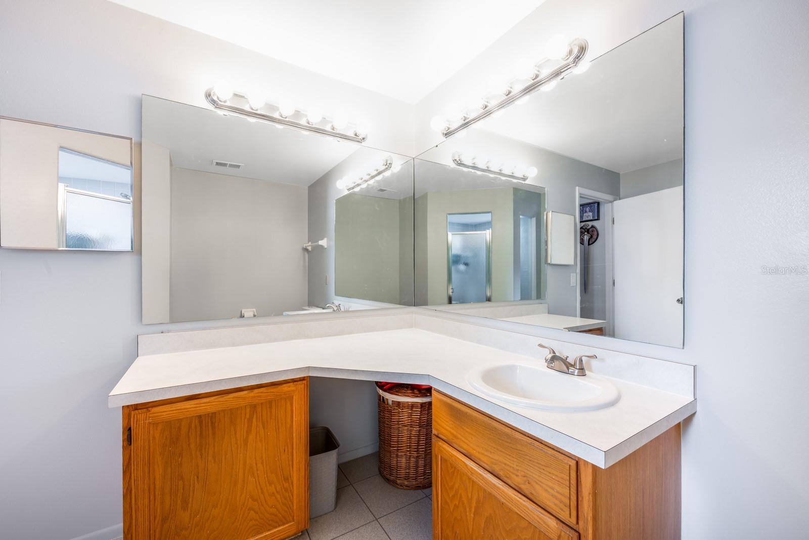 Image 12 of 21 For 1526 Amherst Lane