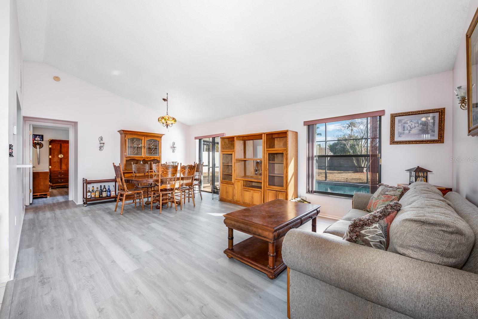 Image 3 of 21 For 1526 Amherst Lane