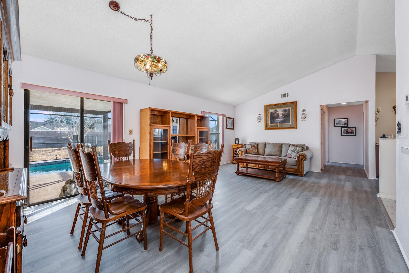 Image 4 of 21 For 1526 Amherst Lane