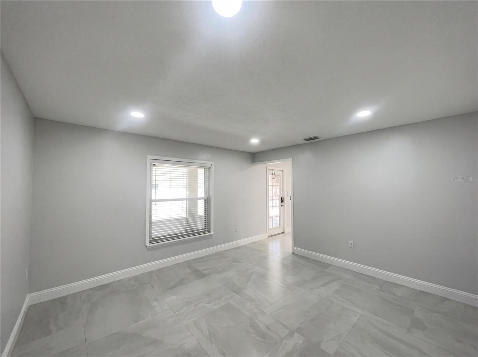 Image 11 of 29 For 8286 Settlers Creek Loop